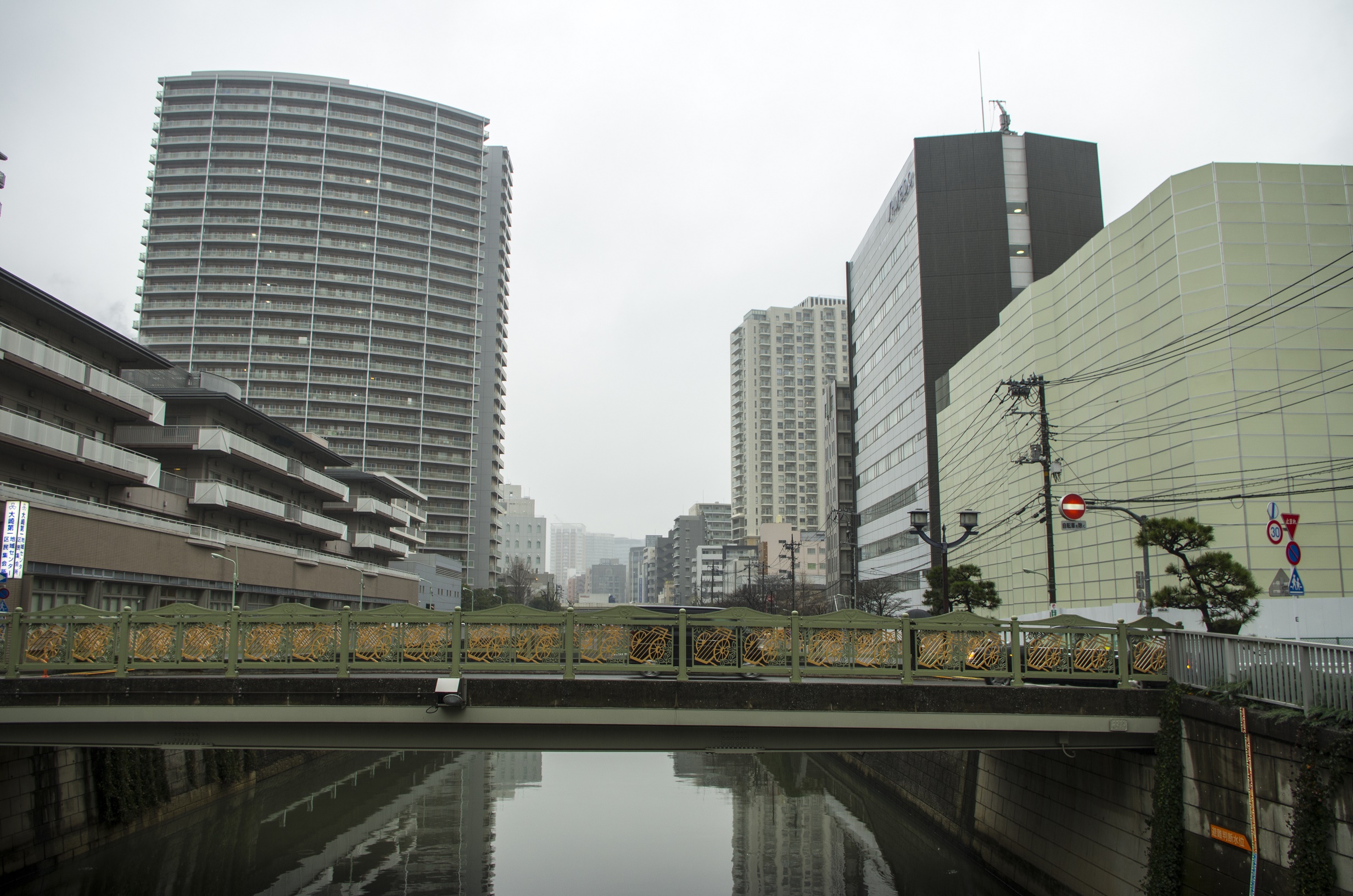 Meguro river with the view of Meguro itself. This is a well-known hanami spot during the season